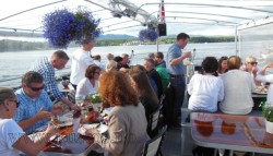 Sommer og sol - gode venner og kolleger på båttur i Oslo